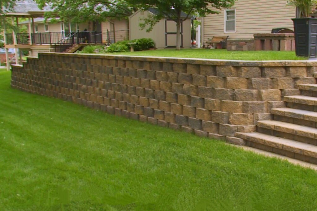 retaining wall landscaping